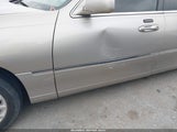 LINCOLN TOWN CAR SIGNATURE 1LNHM82W83Y704682 снимка