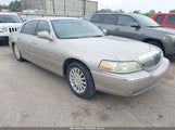 LINCOLN TOWN CAR SIGNATURE 1LNHM82W83Y704682 photo