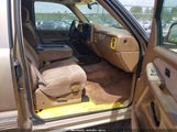 CHEVROLET SILVERADO 1500 LS 2GCEC19T8X1142580 снимка