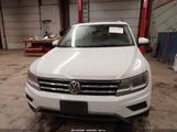 VOLKSWAGEN TIGUAN 2.0T SE/2.0T SE R-LINE BLACK/2.0T SEL 3VV2B7AX9LM124679 photo