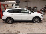 VOLKSWAGEN TIGUAN 2.0T SE/2.0T SE R-LINE BLACK/2.0T SEL 3VV2B7AX9LM124679 photo