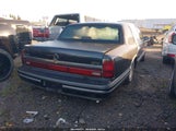 LINCOLN TOWN CAR SIGNATURE/TOURNAMENT 1LNLM82W9RY699141 снимка