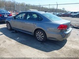 VOLKSWAGEN PASSAT 2.5L WOLFSBURG EDITION 1VWAP7A32DC135080 снимка