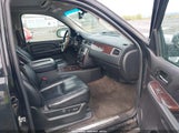 GMC YUKON XL 1500 DENALI 1GKFK668X8J101075 fotografie