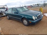 MERCEDES-BENZ E 320 WDBJF55F7TJ022572 снимка