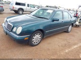 MERCEDES-BENZ E 320 WDBJF55F7TJ022572 снимка