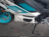 YAMAHA YZFR3 A MH3RH18Y2RK017398 fotografie