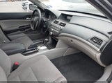 HONDA ACCORD 2.4 LX 1HGCP2F31BA108213 снимка