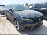 VOLVO XC40 B5 PLUS DARK THEME YV4L12UW1P2049935 photo