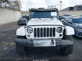 JEEP WRANGLER JK UNLIMITED SAHARA 4X4 1C4BJWEG1JL889292 снимка