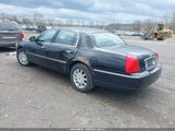 LINCOLN TOWN CAR SIGNATURE LIMITED 2LNHM82V99X624002 снимка