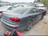 VOLKSWAGEN PASSAT 1.8T R-LINE 1VWDT7A34HC060154 photo