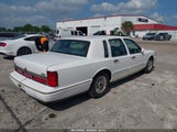 LINCOLN TOWN CAR EXECUTIVE 1LNLM81W8VY748860 снимка