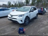 TOYOTA RAV4 LE JTMBFREV5JJ738405 снимка