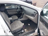 HYUNDAI ELANTRA SE 5NPD74LF5HH127099 снимка