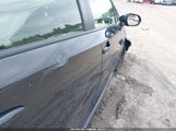Toyota Corolla Le JTDEPMAE8NJ222063 снимка