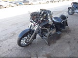 HARLEY-DAVIDSON FLHX 1HD1KB4118Y642977 снимка
