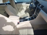 VOLKSWAGEN PASSAT 2.5L SE 1VWBP7A30DC049853 снимка