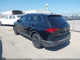 VOLKSWAGEN TIGUAN 2.0T SE/2.0T WOLFSBURG EDITION 3VV3B7AX4RM184821 снимка
