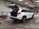 Toyota Highlander Xle 5TDJZRFH6JS878784 снимка