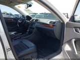 VOLKSWAGEN PASSAT 2.5L SEL PREMIUM 1VWCP7A38DC072138 снимка