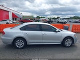 Volkswagen Passat 1.8T Wolfsburg Edition 1VWAT7A35FC067680 снимка