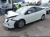 Toyota Prius Two JTDKBRFU2H3545368 снимка