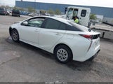 Toyota Prius Two JTDKBRFU2H3545368 снимка