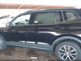 VOLKSWAGEN TIGUAN 2.0T S 3VV1B7AX2MM055220 photo
