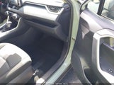 TOYOTA RAV4 XLE JTMW1RFV8MD077146 снимка