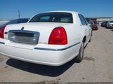 LINCOLN TOWN CAR 2LNBL8CV6BX753652 снимка