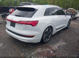 AUDI E-TRON PREMIUM PLUS QUATTRO WA1LAAGE8PB006137 снимка