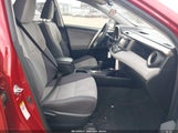 TOYOTA RAV4 XLE JTMWFREV3FJ035409 снимка