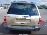NISSAN PATHFINDER SE JN8DR07Y11W526093 снимка