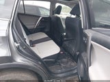 TOYOTA RAV4 XLE JTMRFREV2JD240904 снимка