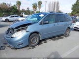 TOYOTA SIENNA LE 5TDKK4CC3AS327684 снимка