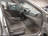 TOYOTA CAMRY LE 4T1BE32K65U400652 снимка