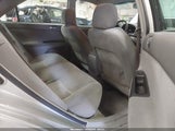 TOYOTA CAMRY LE 4T1BE32K65U400652 снимка