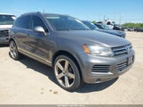 VOLKSWAGEN TOUAREG VR6 SPORT WVGFF9BP7BD004979 fotografie