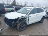 VOLKSWAGEN TIGUAN 3VV2B7AX3RM007379 снимка