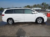 TOYOTA SIENNA LE 8 PASSENGER 5TDKK3DC2FS590667 снимка