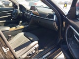 BMW 330I WBA8B9G56JNU57996 снимка