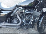 HARLEY-DAVIDSON FLHX CALIFORNIA 1HD1KB4387Y683543 photo