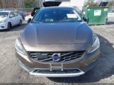 VOLVO V60 CROSS COUNTRY T5 YV4612HKXG1012098 снимка