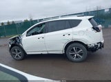TOYOTA RAV4 XLE JTMRFREV1JJ228034 снимка