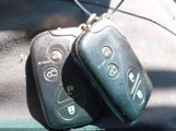 LEXUS LX 570 JTJHY7AX7B4068546 снимка