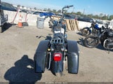 HARLEY-DAVIDSON FLSTF 1HD1BMY381Y079858 fotografie