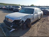 LINCOLN TOWN CAR SIGNATURE LIMITED 2LNBL8CV9AX620740 photo