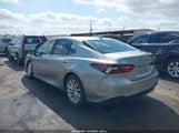 TOYOTA CAMRY LE 4T1C11AK2RU872620 снимка