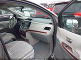 TOYOTA SIENNA XLE V6 8 PASSENGER 5TDYK3DC4DS327135 fotografie
